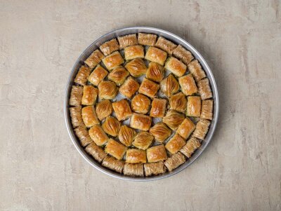 Fıstıklı ve Cevizli Karışık Yuvarlak Tepsi - 