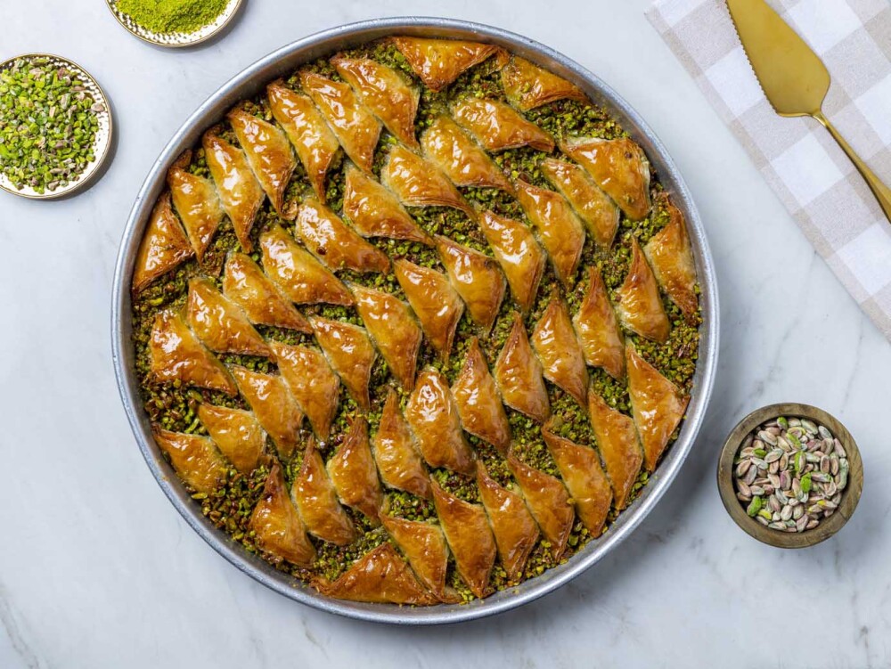 Special Sobiyet with Pistachio on a tray - 