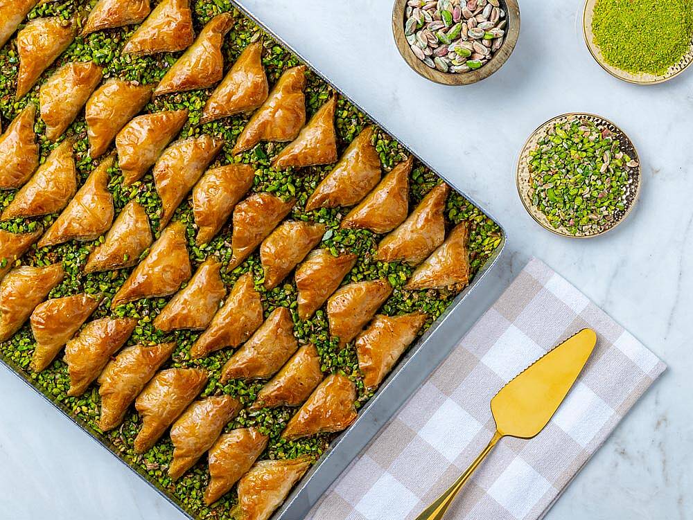 Special Sobiyet with Pistachio on a tray - 1